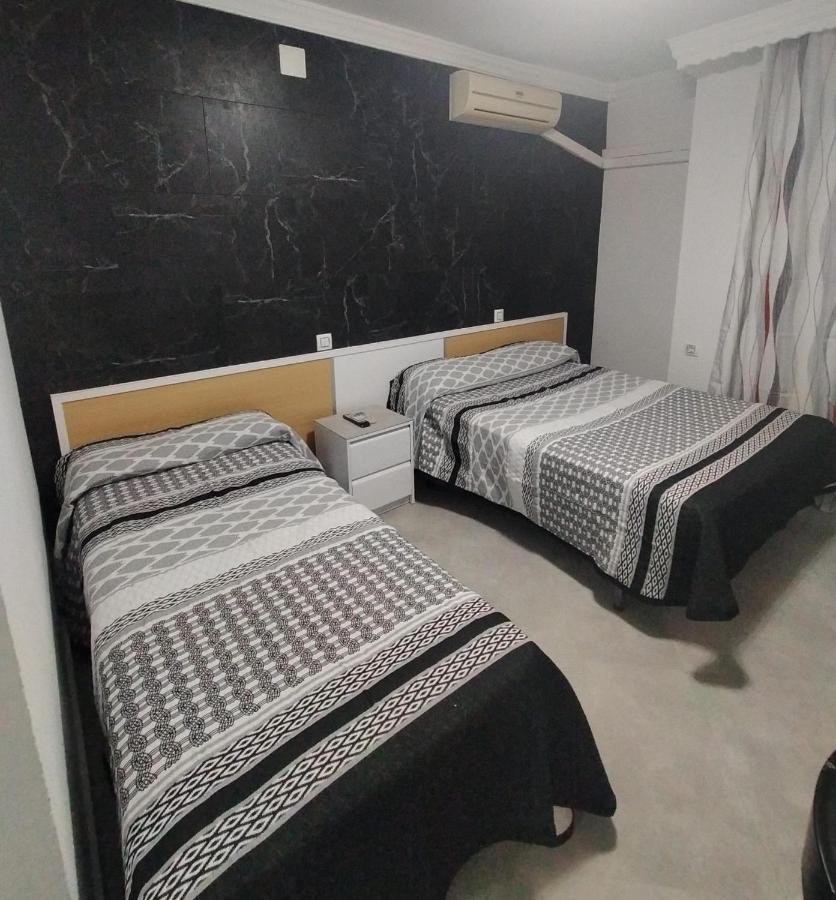 Hostal La Campana La Linea de la Concepcion Luaran gambar