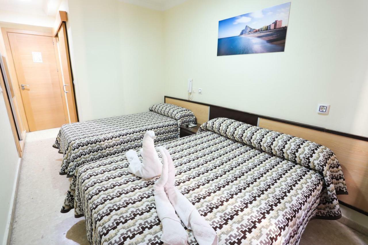 Hostal La Campana La Linea de la Concepcion Luaran gambar