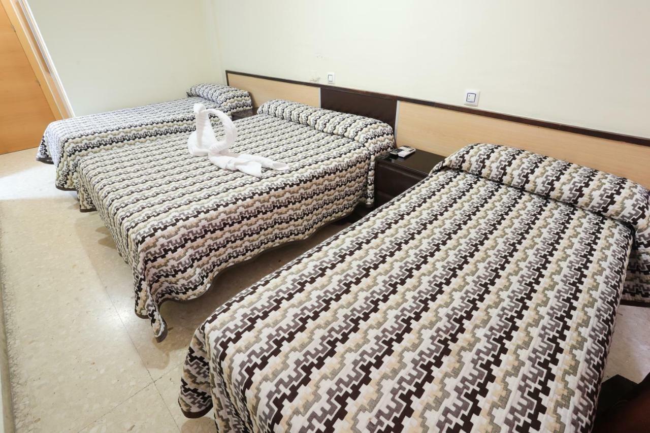Hostal La Campana La Linea de la Concepcion Luaran gambar