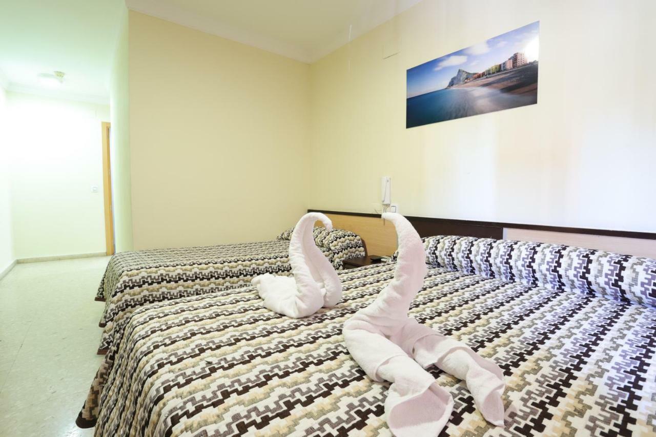 Hostal La Campana La Linea de la Concepcion Luaran gambar
