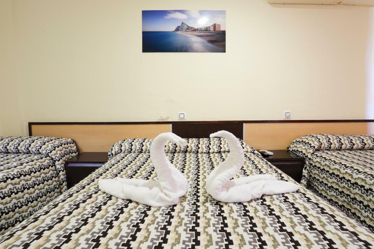 Hostal La Campana La Linea de la Concepcion Luaran gambar